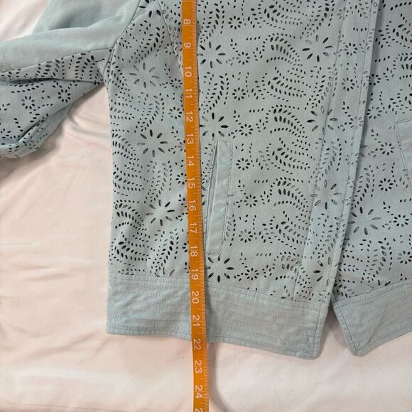 Chicos Light Blue Laser Cut Moto Jacket Faux Suede Floral Slant Zip Size 1 / Med - Picture 5 of 8